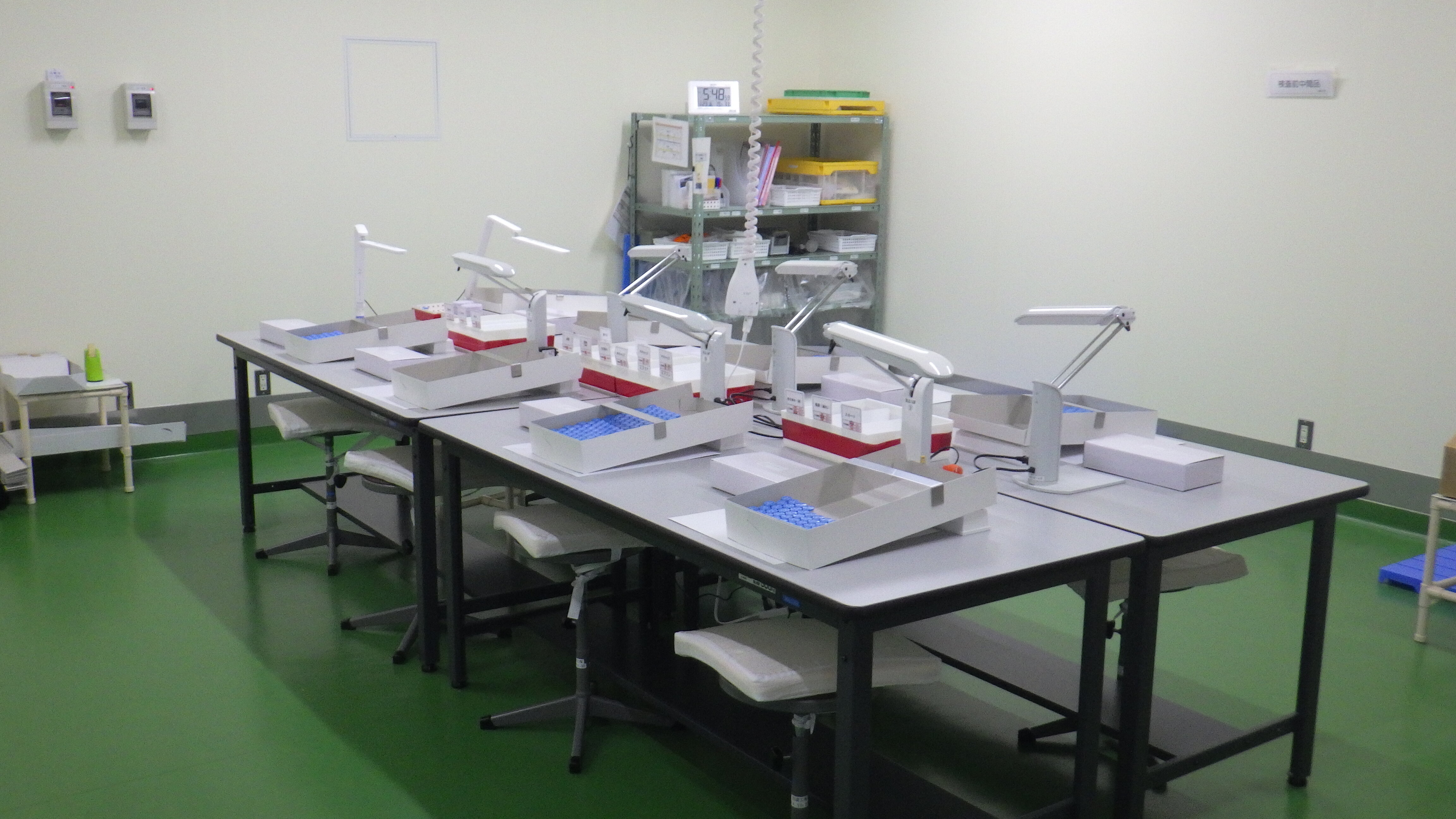 本社工場バイアル個包装ライン稼働